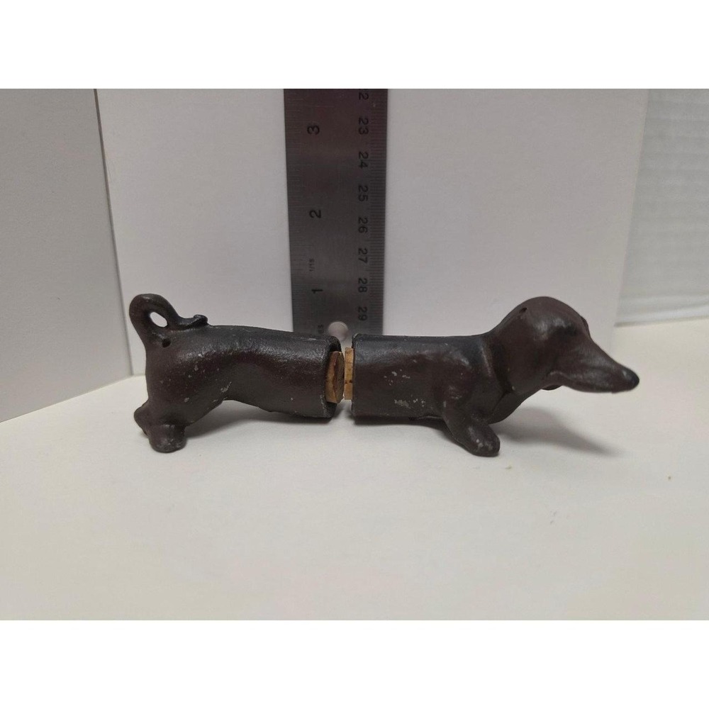 Vintage cast iron dachshund dog figure  two-piece set salt and pepper‎ shakers